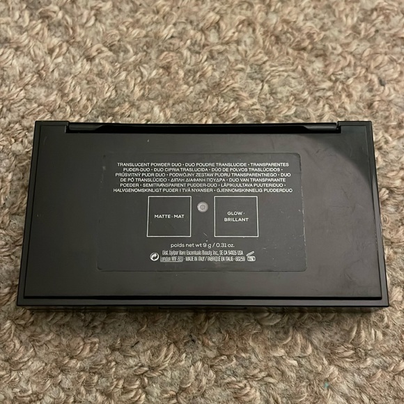 bareMinerals Invisible Light Translucent Powder Duo - Picture 5 of 10